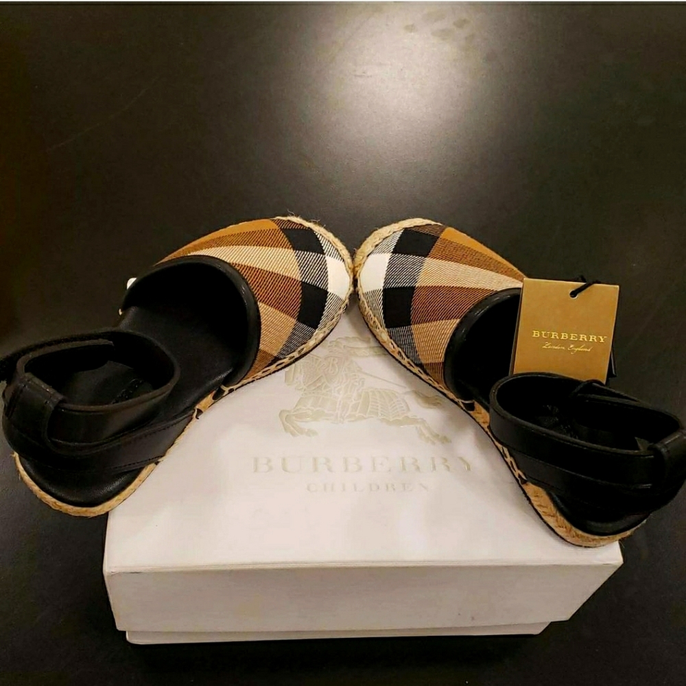 Burberry kid Sandals